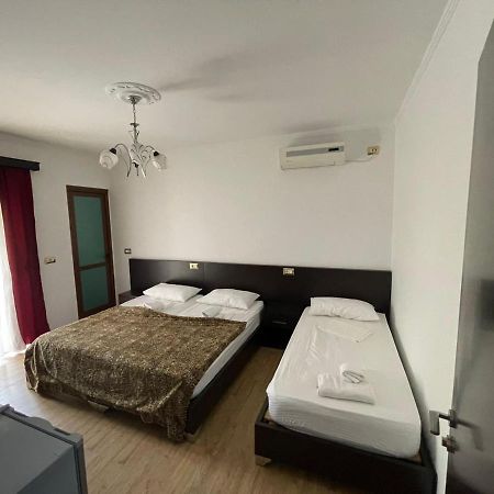 Centre Hotel 베라트 외부 사진