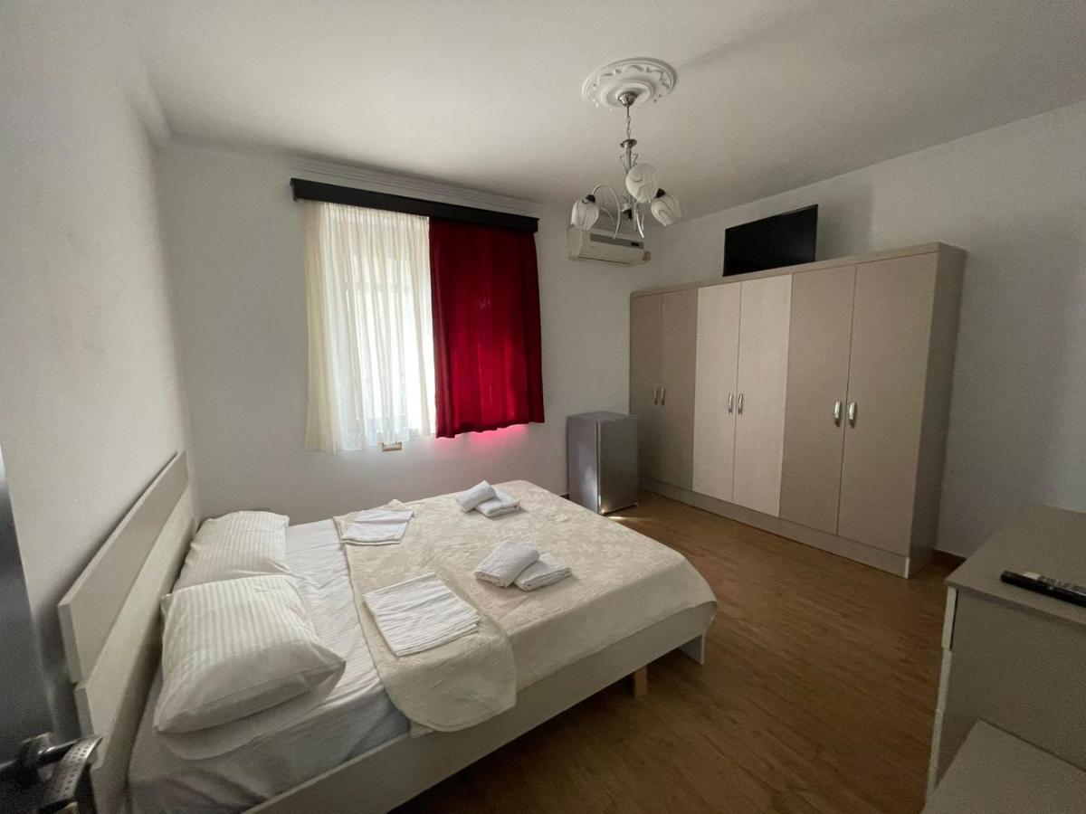 Centre Hotel 베라트 외부 사진