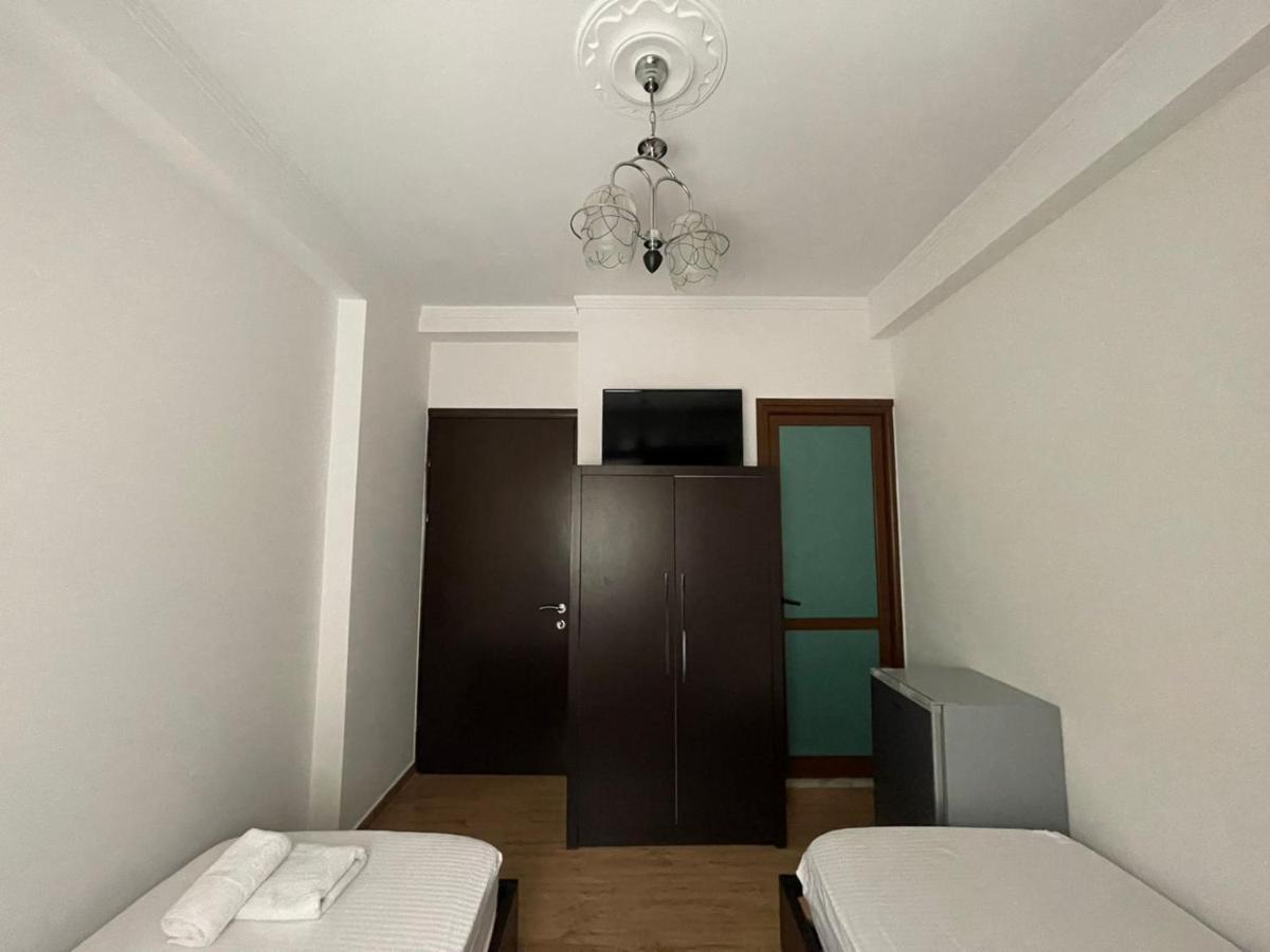 Centre Hotel 베라트 외부 사진