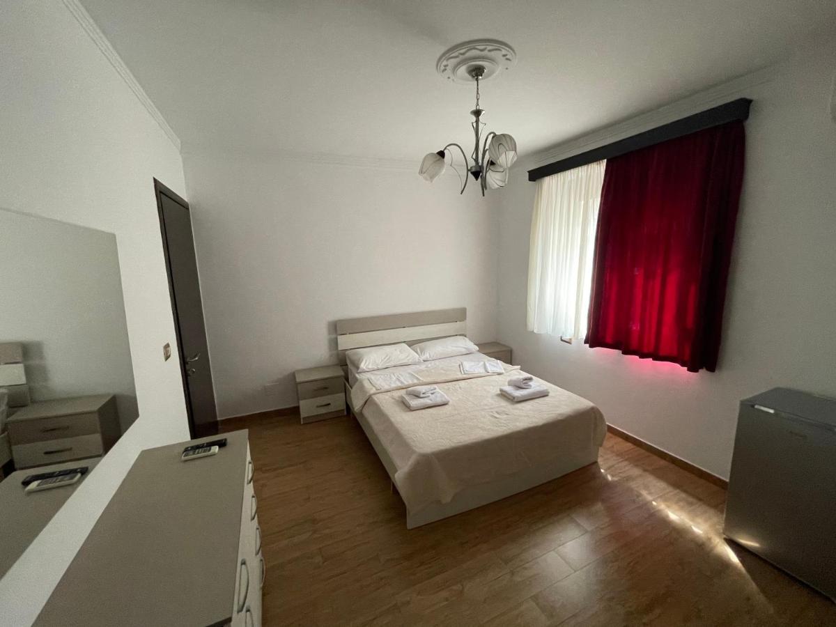 Centre Hotel 베라트 외부 사진